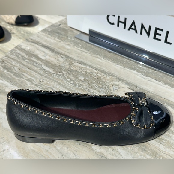 $1.5K 2024 CHANEL CC LOGO BOW BLACK LEATHER GOLD CHAIN BALLET FLATS SIZE 37.5 - Picture 7 of 16